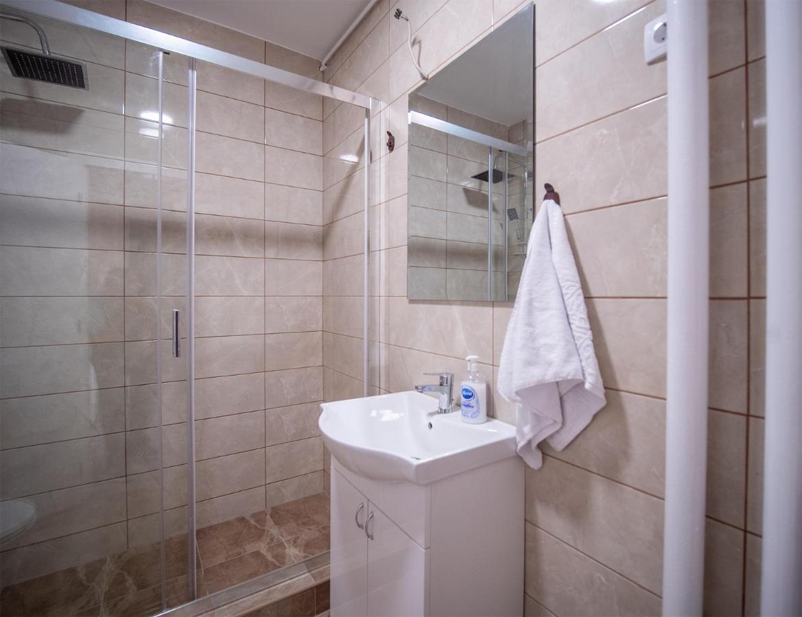Apartman Sara Apartment Novi Sad Bagian luar foto