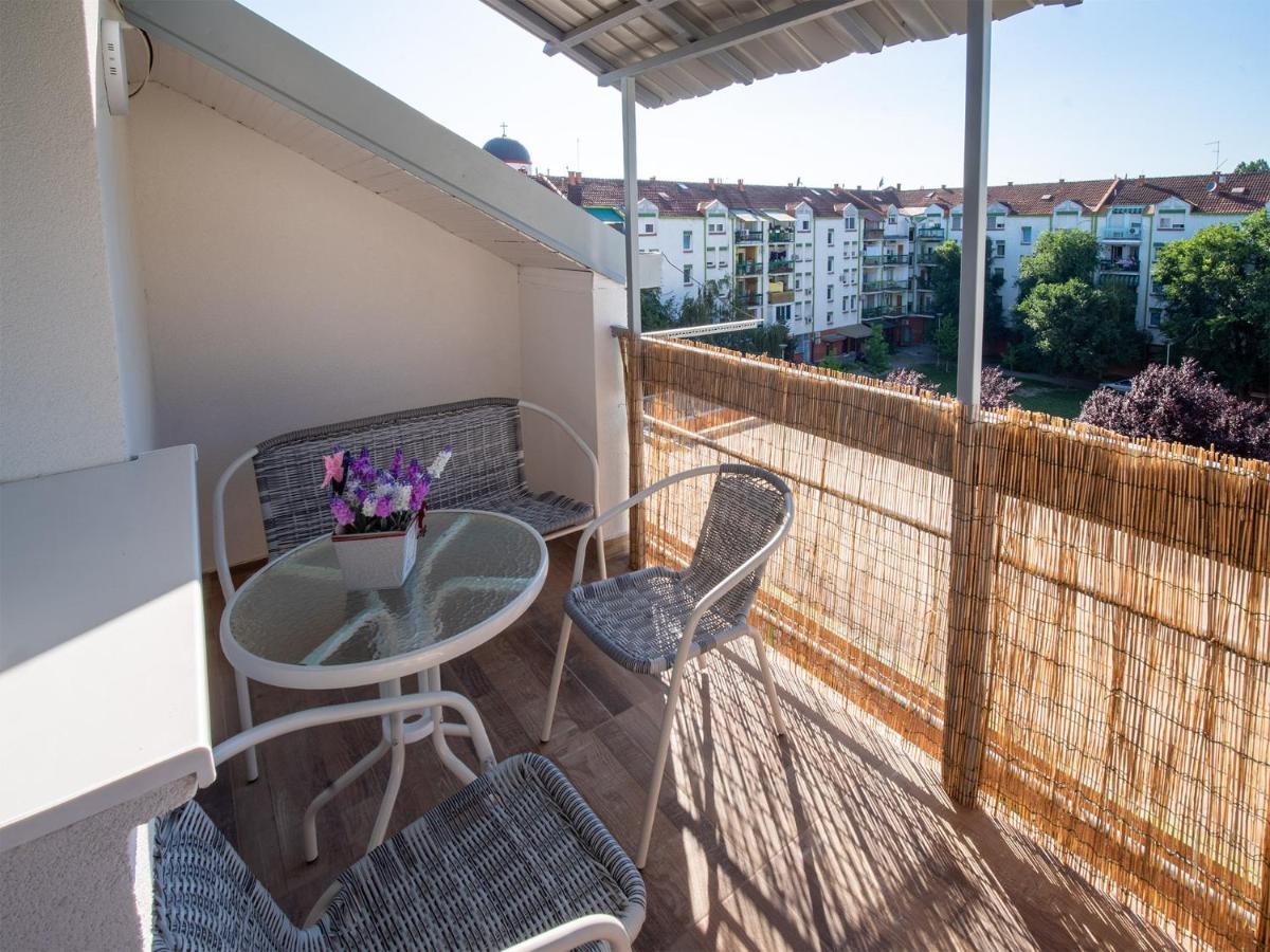 Apartman Sara Apartment Novi Sad Bagian luar foto