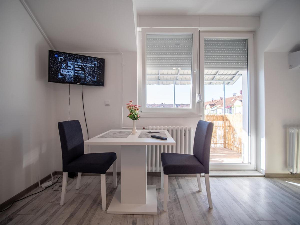 Apartman Sara Apartment Novi Sad Bagian luar foto